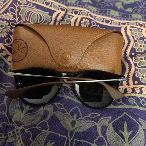 Ray-Bans - Picture 2 of 4